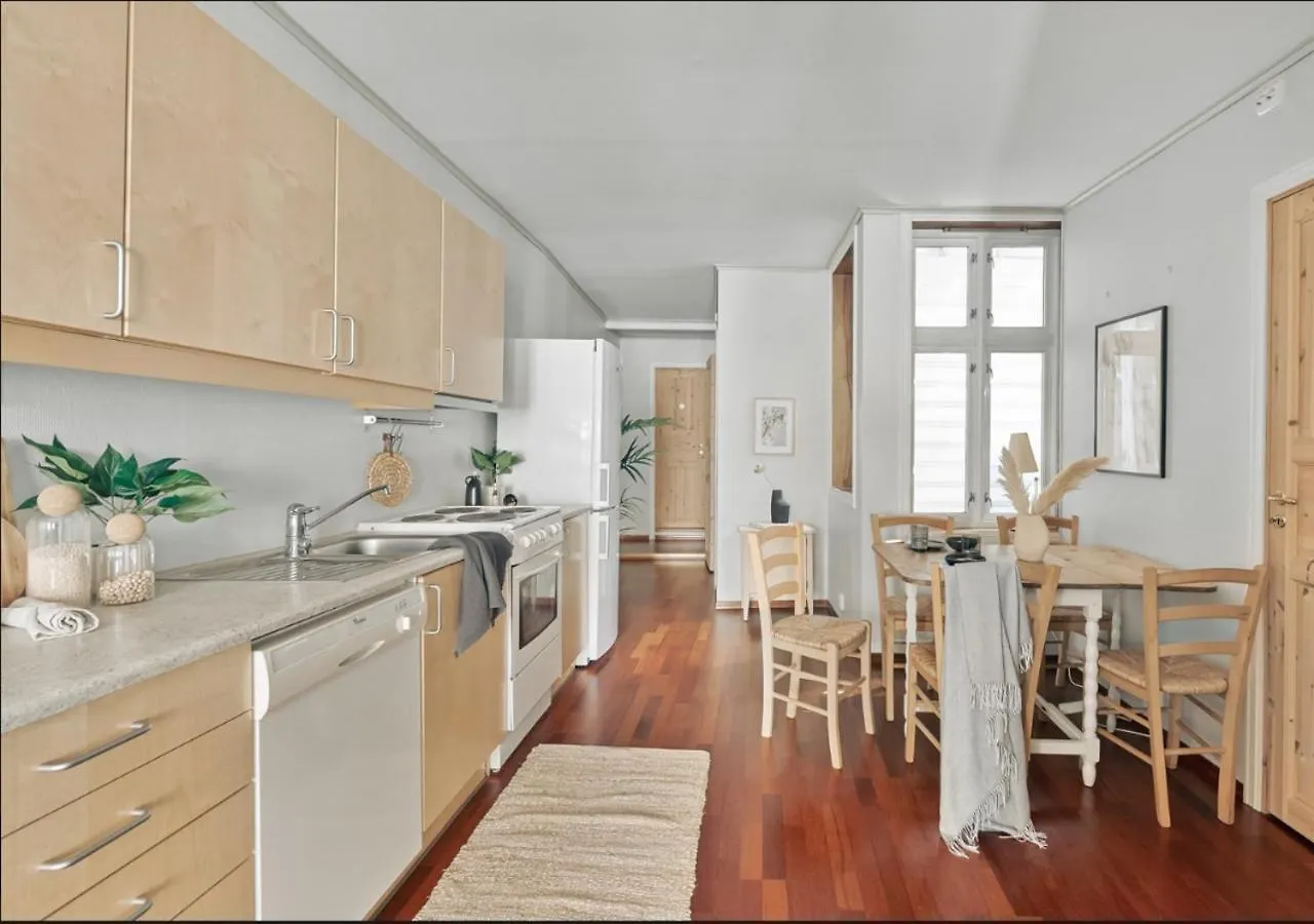 Apartment In The Heart Of برغن